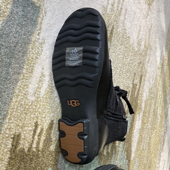 Ugg lace up winter boots- leather and wool. Brand new. Size 11, European 42. - Picture 4 of 4